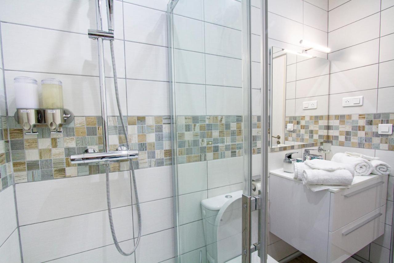 Châlons-en-Champagne Soleil D'Ete - Netflix & Wifi - Balcon - Climatisation - Parking Gratuit - Check-In 24H24 - Emplacement Velos - Goodmarning מראה חיצוני תמונה