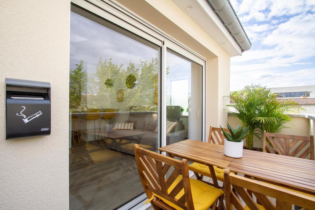 Châlons-en-Champagne Soleil D'Ete - Netflix & Wifi - Balcon - Climatisation - Parking Gratuit - Check-In 24H24 - Emplacement Velos - Goodmarning מראה חיצוני תמונה