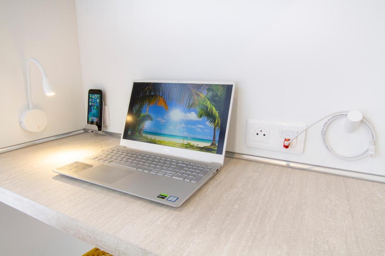 Châlons-en-Champagne Soleil D'Ete - Netflix & Wifi - Balcon - Climatisation - Parking Gratuit - Check-In 24H24 - Emplacement Velos - Goodmarning מראה חיצוני תמונה