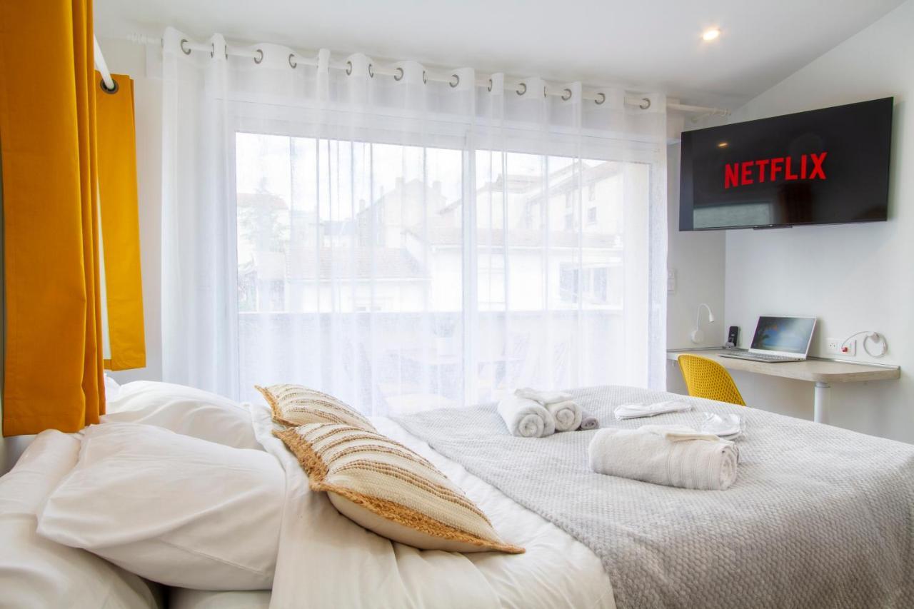Châlons-en-Champagne Soleil D'Ete - Netflix & Wifi - Balcon - Climatisation - Parking Gratuit - Check-In 24H24 - Emplacement Velos - Goodmarning מראה חיצוני תמונה