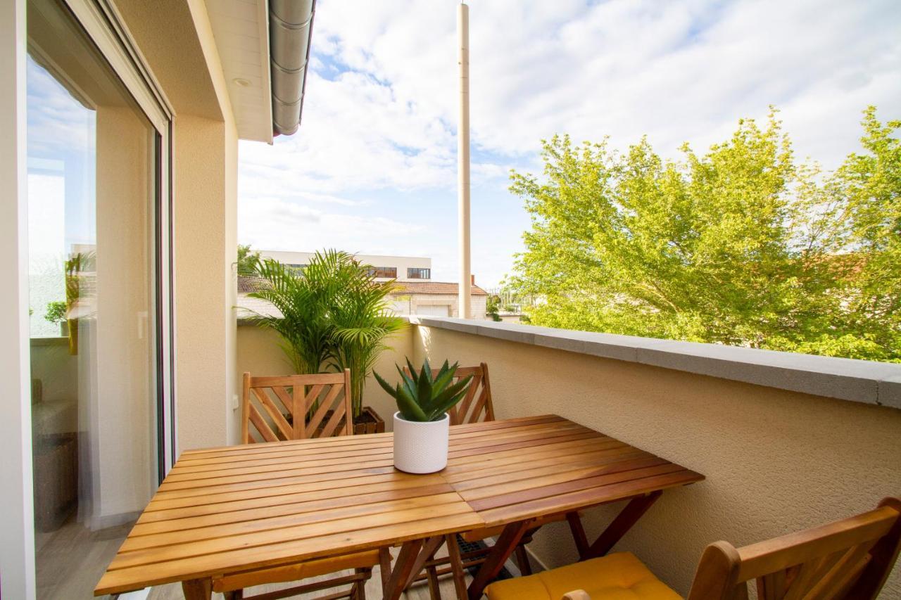 Châlons-en-Champagne Soleil D'Ete - Netflix & Wifi - Balcon - Climatisation - Parking Gratuit - Check-In 24H24 - Emplacement Velos - Goodmarning מראה חיצוני תמונה