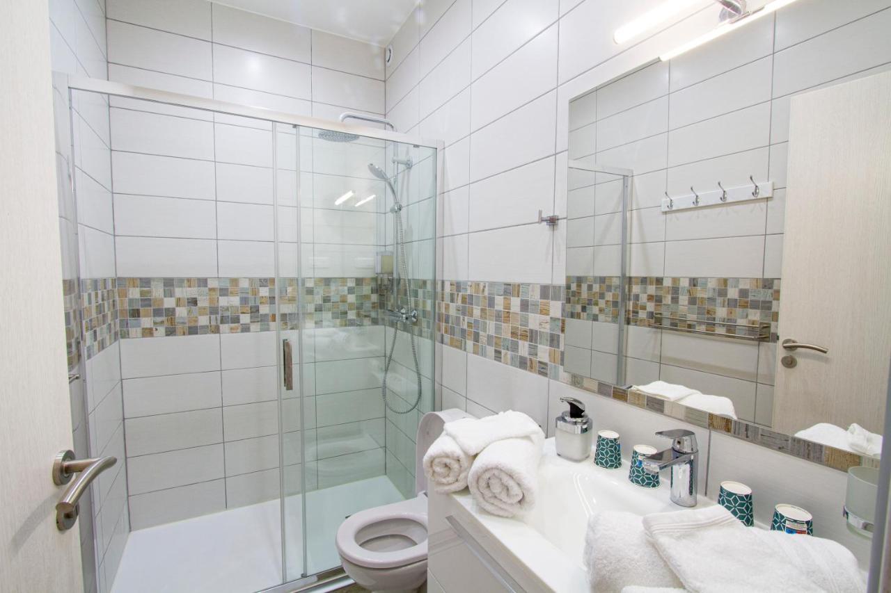 Châlons-en-Champagne Soleil D'Ete - Netflix & Wifi - Balcon - Climatisation - Parking Gratuit - Check-In 24H24 - Emplacement Velos - Goodmarning מראה חיצוני תמונה