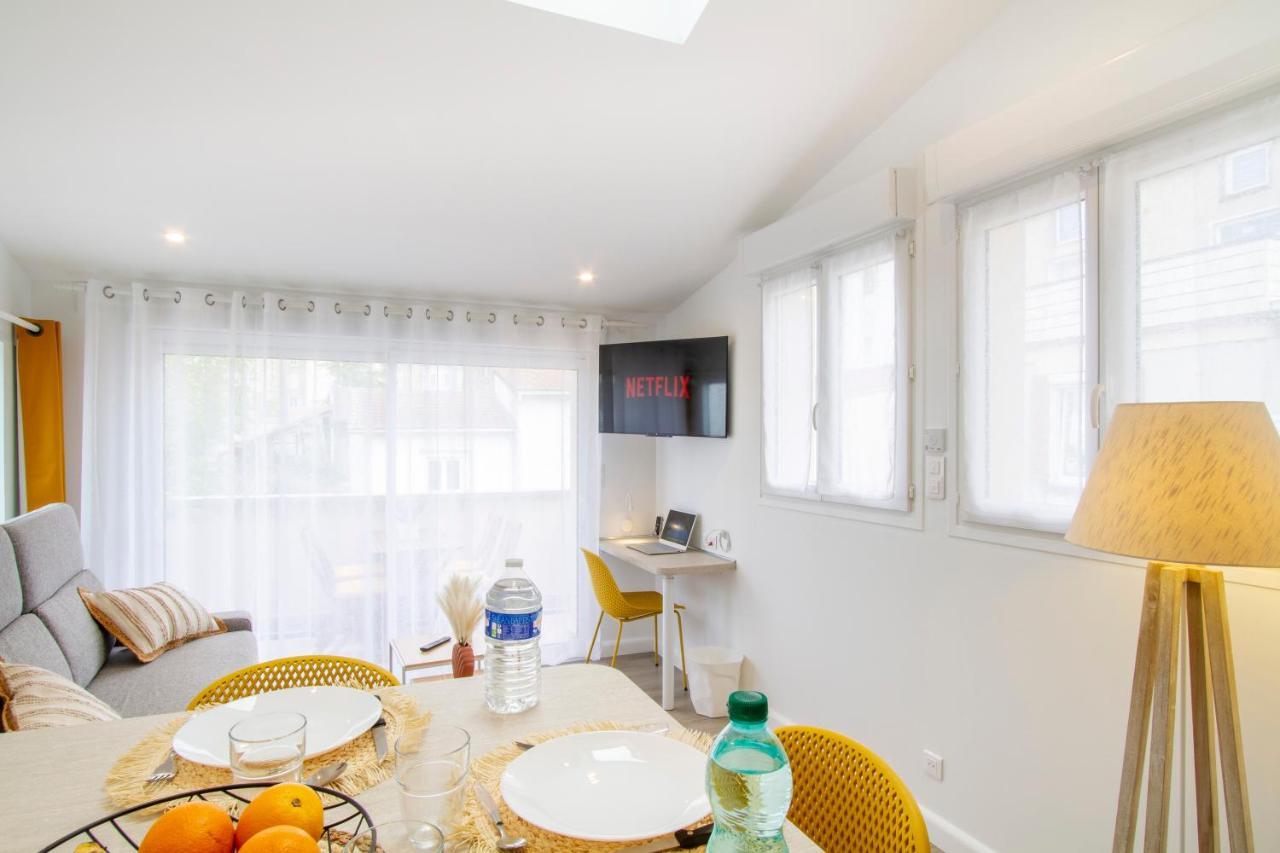 Châlons-en-Champagne Soleil D'Ete - Netflix & Wifi - Balcon - Climatisation - Parking Gratuit - Check-In 24H24 - Emplacement Velos - Goodmarning מראה חיצוני תמונה